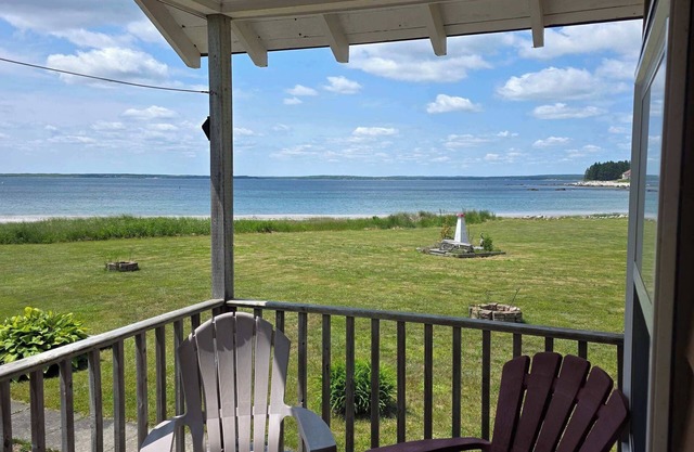 Hunts Point 2-BR Coastal Retreat - Cottage # 3