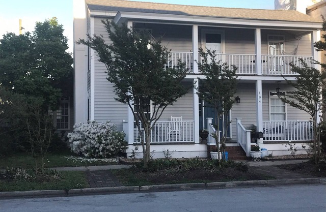 Hurry! Book Now! Late August & Labor Day Availability in the ❤️ of Morehead City!
