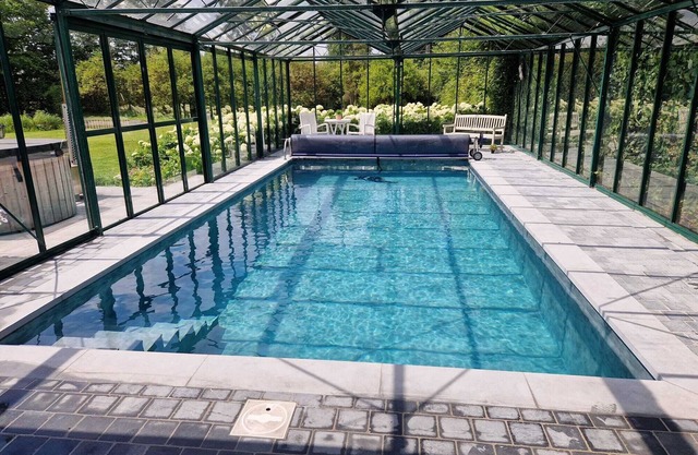 Huswell - Holiday home for 10,indoor swimming pool