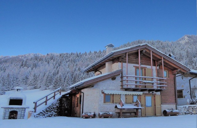 Hut in Trentino with Dolomites View