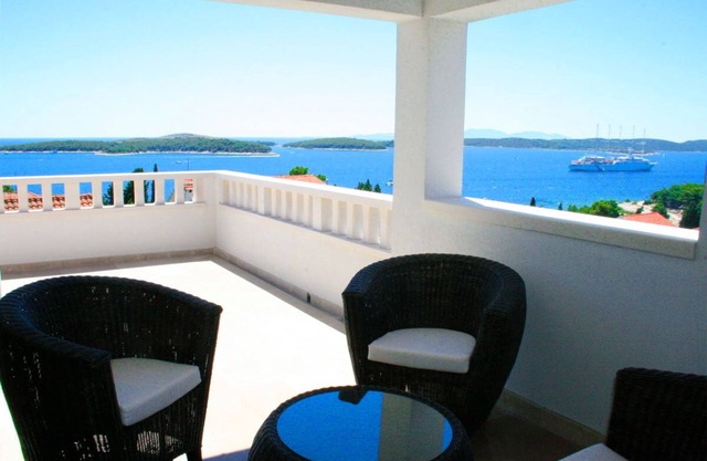 HVAR MOOD HOUSE - HVAR EXCLUSIVE SEA,SUN & STARS APARTMENT: MAGNIFICENT SEA VIEW