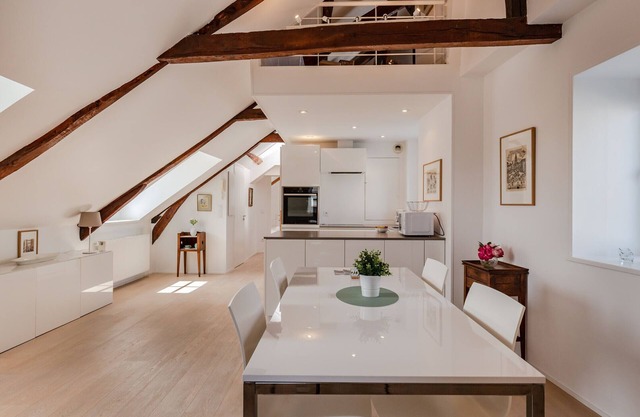 Hypolite 5 | Elegant Apartment | 80 meters from Honfleur Port | 2 guests