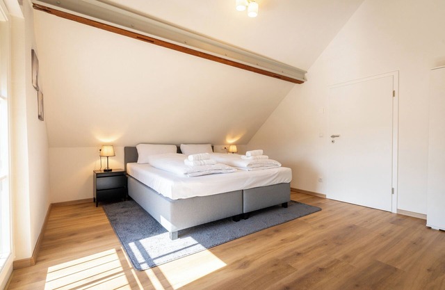 IBM/Bertrandt/Küche/6 Personen/Netflix