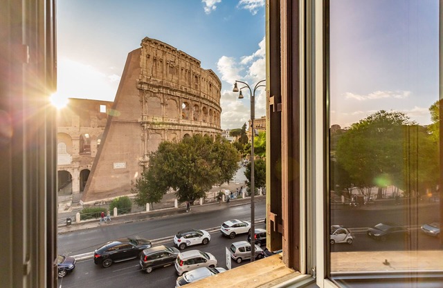 Iconic apartment with unique Colosseum view