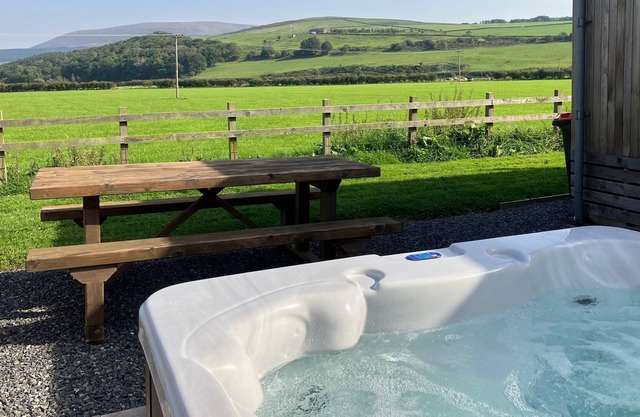 Ideal for couples or small families, Willow Lodge offers a relaxing haven in a beautiful part of Sco