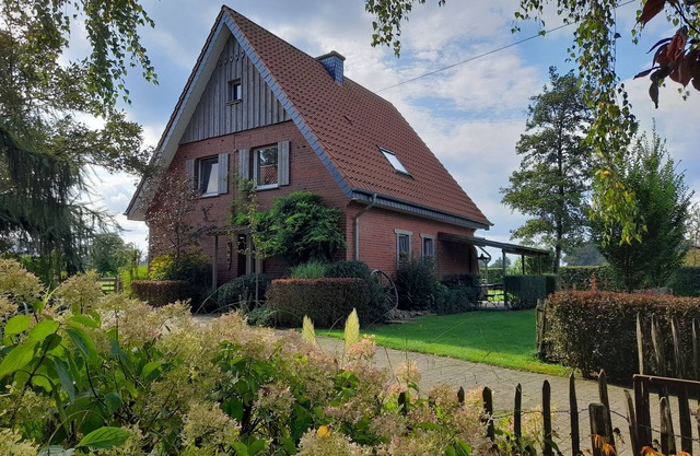 Ideal for families and Groups up to 9 people + cot