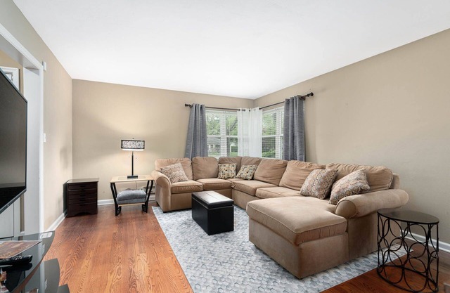 Ideal Notre Dame/South Bend Getaway! (walking distance to Stadium)