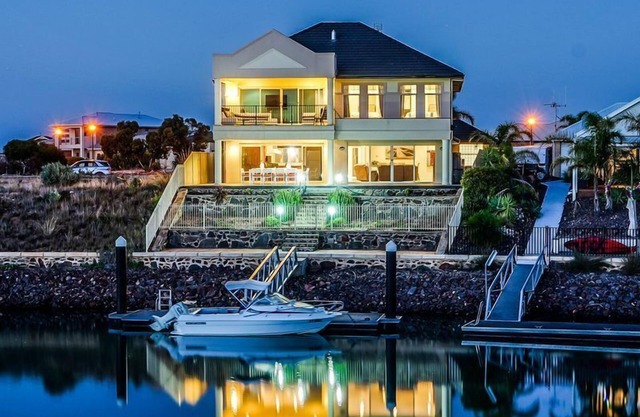 IDLE TIMES - Luxury on Copper Coast Marina