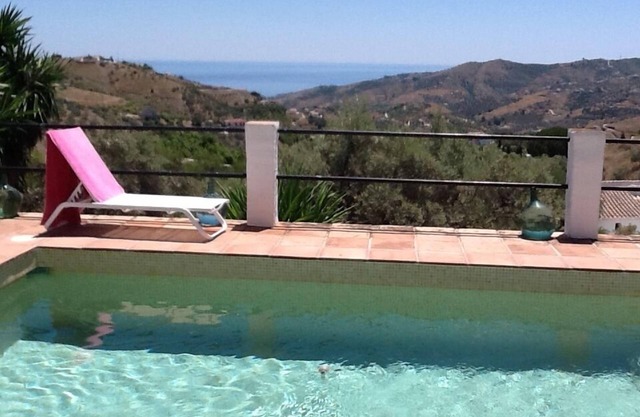 Idyllic country house with pool and fantastic sea view