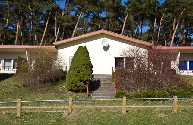 Idyllic holiday home in the nature near the lake (NO. 3)