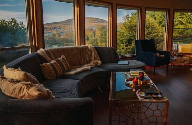 Idyllic Mountain Stay Hot Tub, Wood Stove, Games