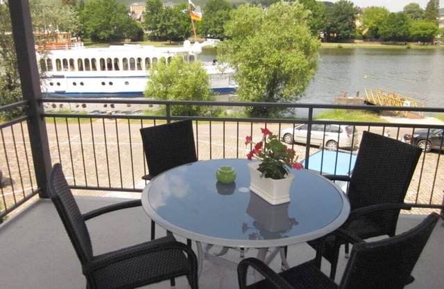 "Idyllic vacation apartment directly on the banks of the Moselle in Bernkastel-Kues!"