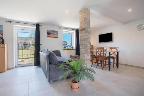 Idyllischer Natur-Urlaub mit Alpakas in Schmatzin