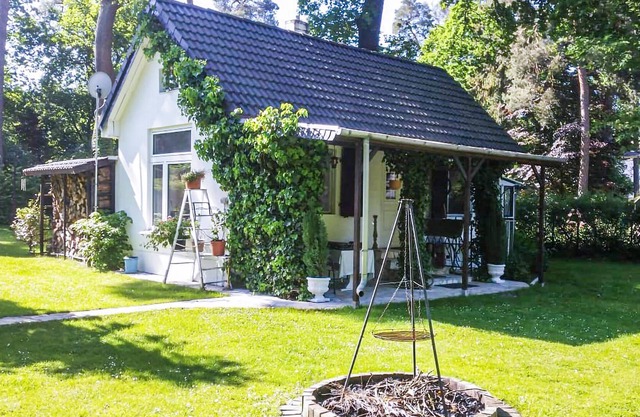 In a beautiful forest settlement in the state of Brandenburg, only 5 km from Falkensee and right on