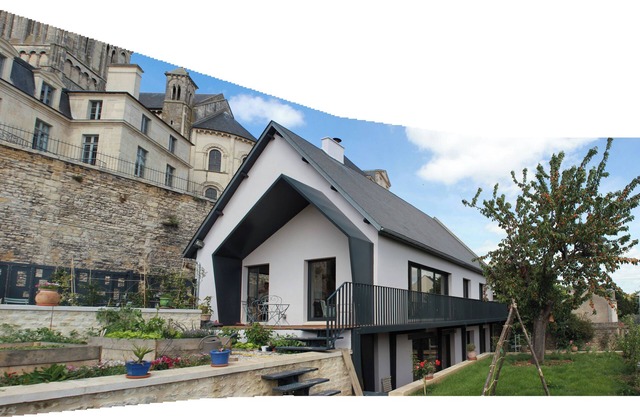 In the heart of Caen, contemporary house, with views of the abbey and terraced gardens