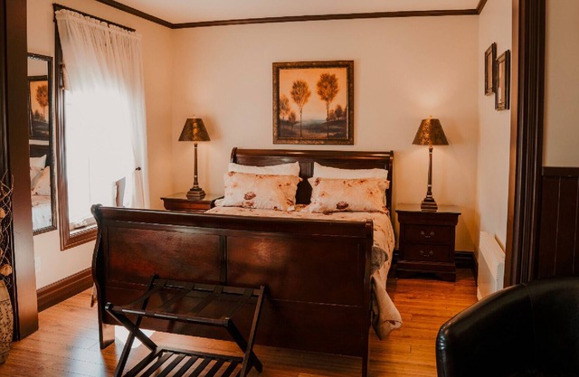 In the heart of Matane, the Bruine Océane Inn is a little gem ready to welcome y