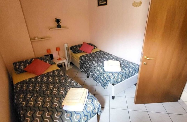 In the historic center of Monfalcone, apartment with 4 beds.