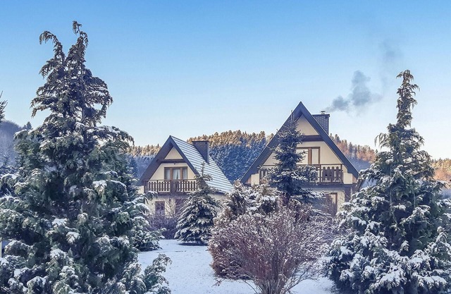 In the idyllic south of Poland, this cozy vacation home welcomes you in Lesko.