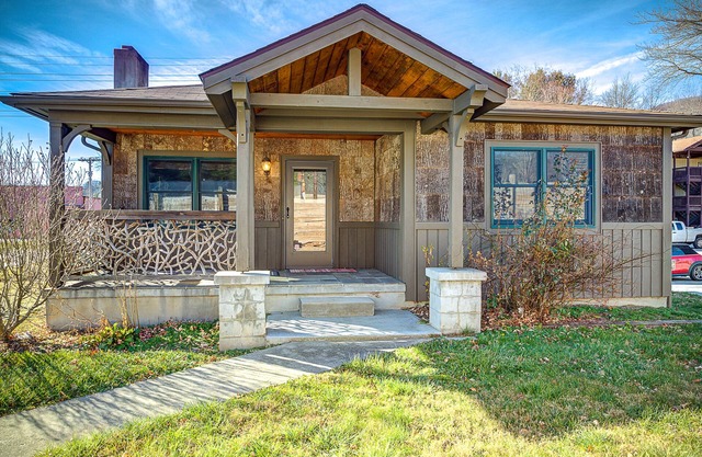 In-Town Convenience close to Downtown