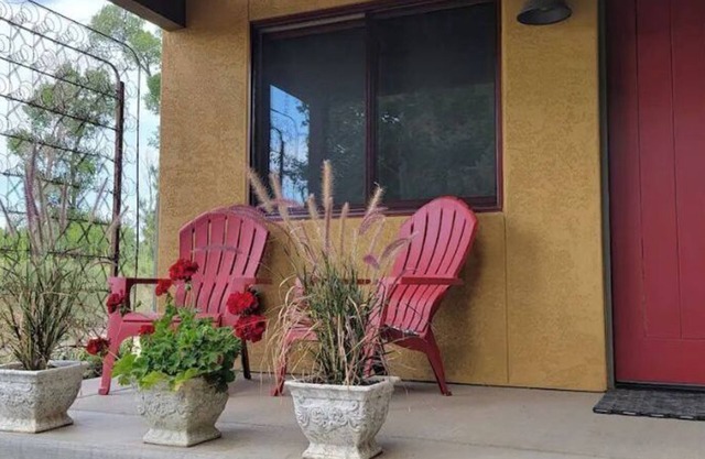 In Town - Peaceful, Eclectic Casita with Fire Pit