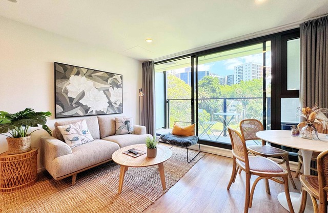 Incredible Park & SkyTower View Free Parking & AC