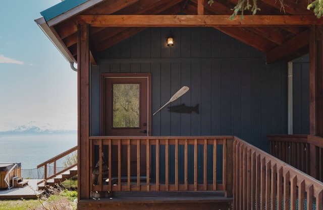 Incredible View, Privacy & Private hot tub!