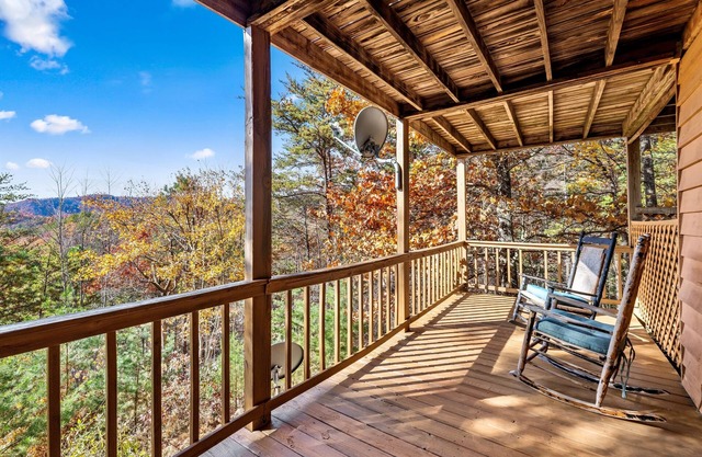 Incredible Views of the Smokies | Hot Tub | Pool Table | Luxury Cabin