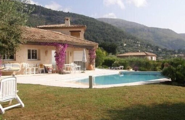 Independence, peace and comfort, swimming pool Mediterranean garden