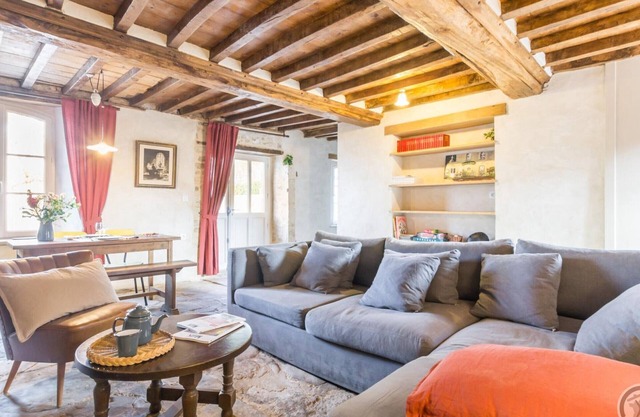 Independent house in the heart of Cotentin with garden, terrace, and internet access