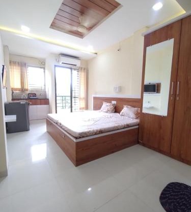 Independent Park facing Studio Flat