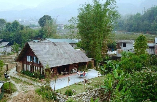 Indie Homies - Attic Double Room Mountain View in Wooden Rustic Home