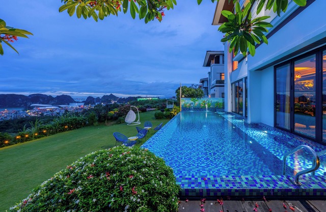Indochine‑Style Private Pool Villa Full Bay View |5 BR | Karaoke Billiards