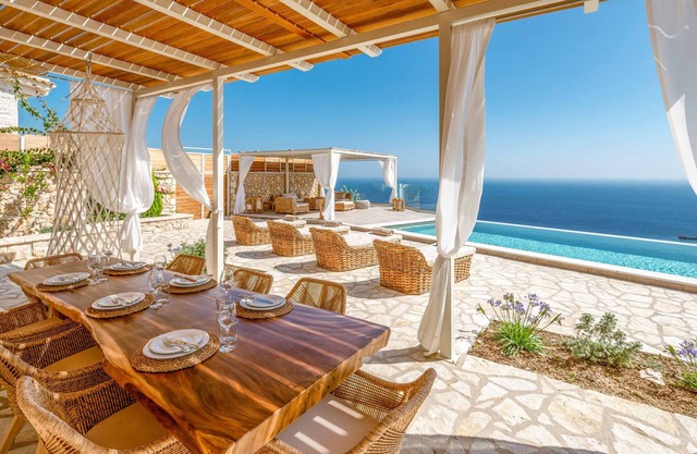 Infinity Blue - Three Bedroom Villa, Sleeps 7