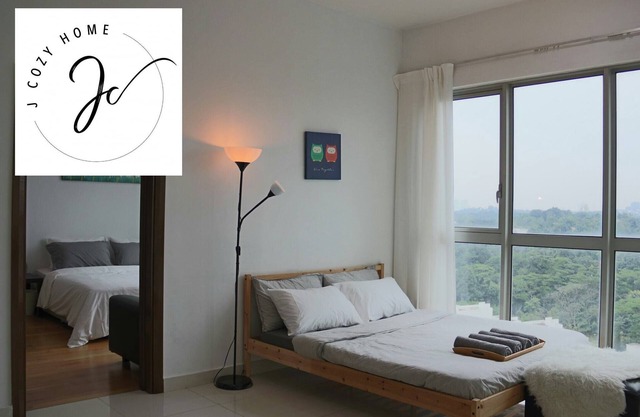 Infinity Pool + Night KLCC View + KL Tower View + Subway @Regalia Suites