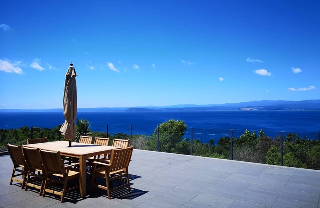 Infinity Views - Lake Taupo (free wifi, linen provided)