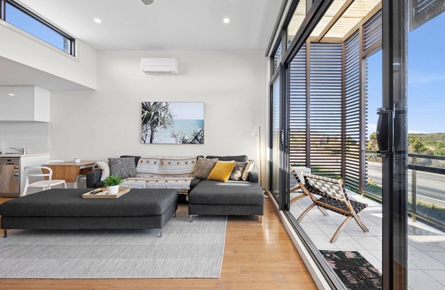 Inlet Apartment I Walk to beach, cafes and more