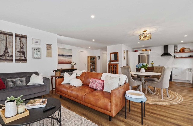 Inn McDowell | Modern 3 Bedroom in Springfield