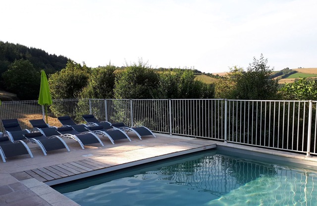 Inn Montclar, 5 bedrooms, sleeps 14