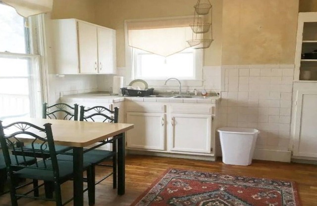 InTown Hideaway Kitch Bath 1 Bedrm Perfect for 2