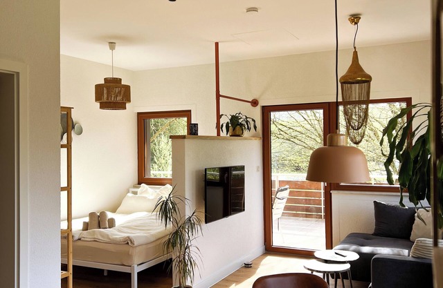 Inviting apartment with balcony in the middle of greenery 8min. from Schwäb.Hall