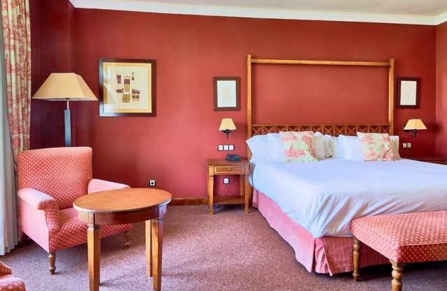 Inviting Room for Leisure Stays Near Historical Ávila – 3 Miles