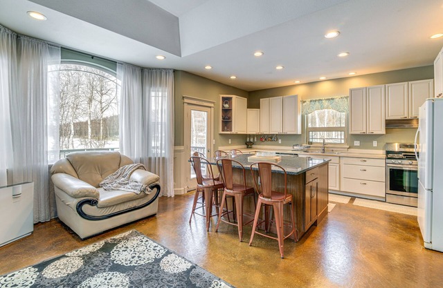 Inviting Wasilla Vacation Rental: 6 Mi to Big Lake