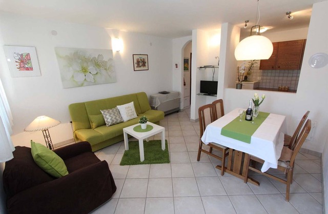 IRENA One-Bedroom Apartment