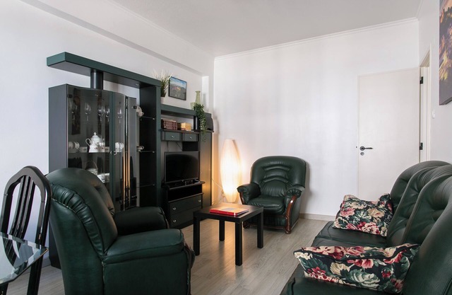 Isabel Dream IV, 400m from the train, 4 Km from Sintra.