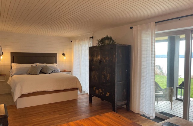 Island Alchemy Suite is a private little getaway with spectacular ocean views.