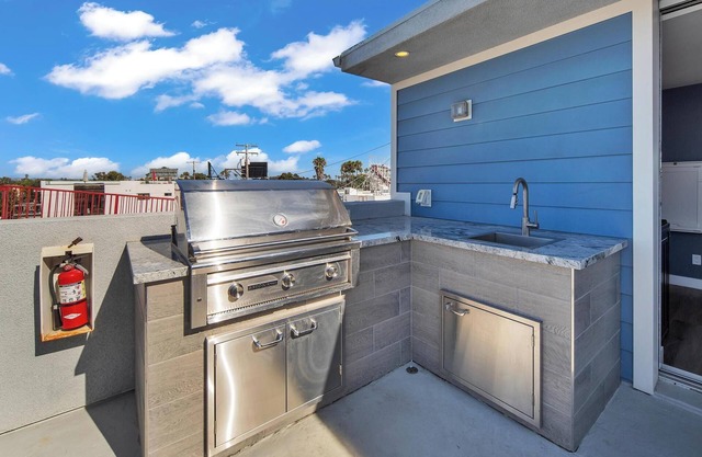Island Paradise Beach House - 5Br (Sleeps 20)