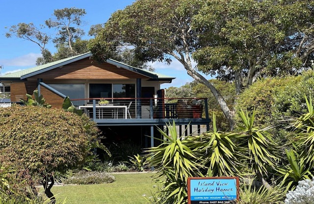 Island View 2 is a modern, very comfortable and well presented holiday home.