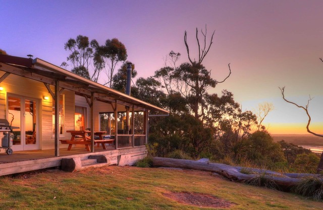 Island View Spa Cottage