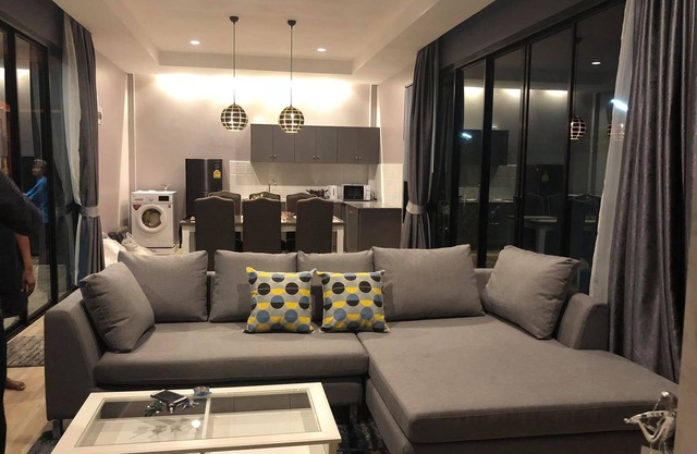 Issarindr Pool Villa is a modern style home with beautiful private swimming pool