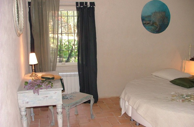 Italian Riviera Self catering apt 2 sleeps,Liguria, private pool,6km from beach